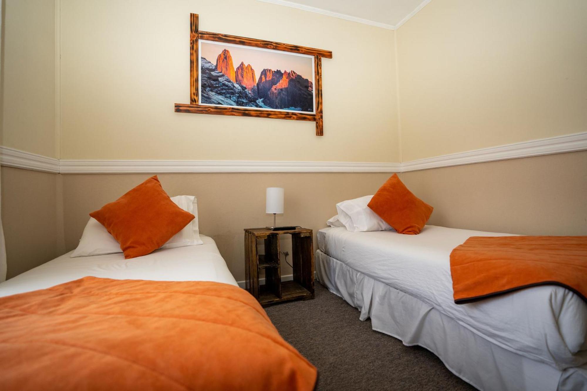 Darwin Hotel Puerto Natales Exterior photo